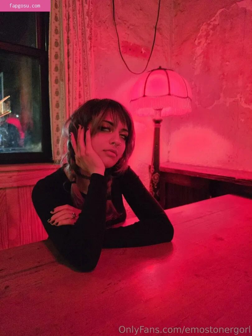 Emostonergorl