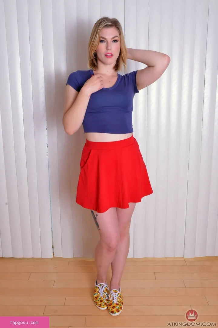 Ella Nova
