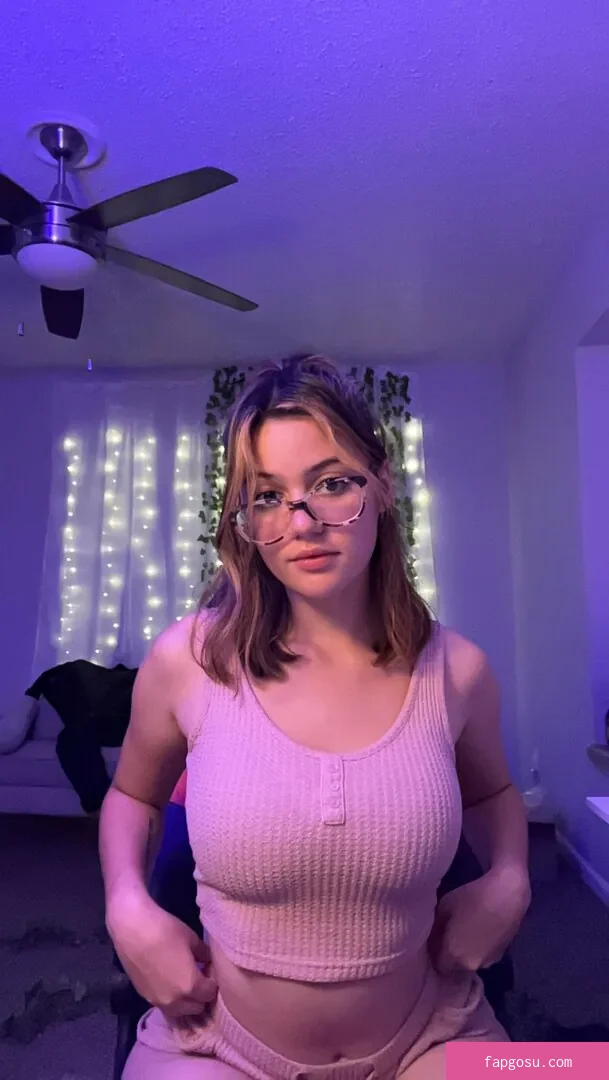 Ellie Nova