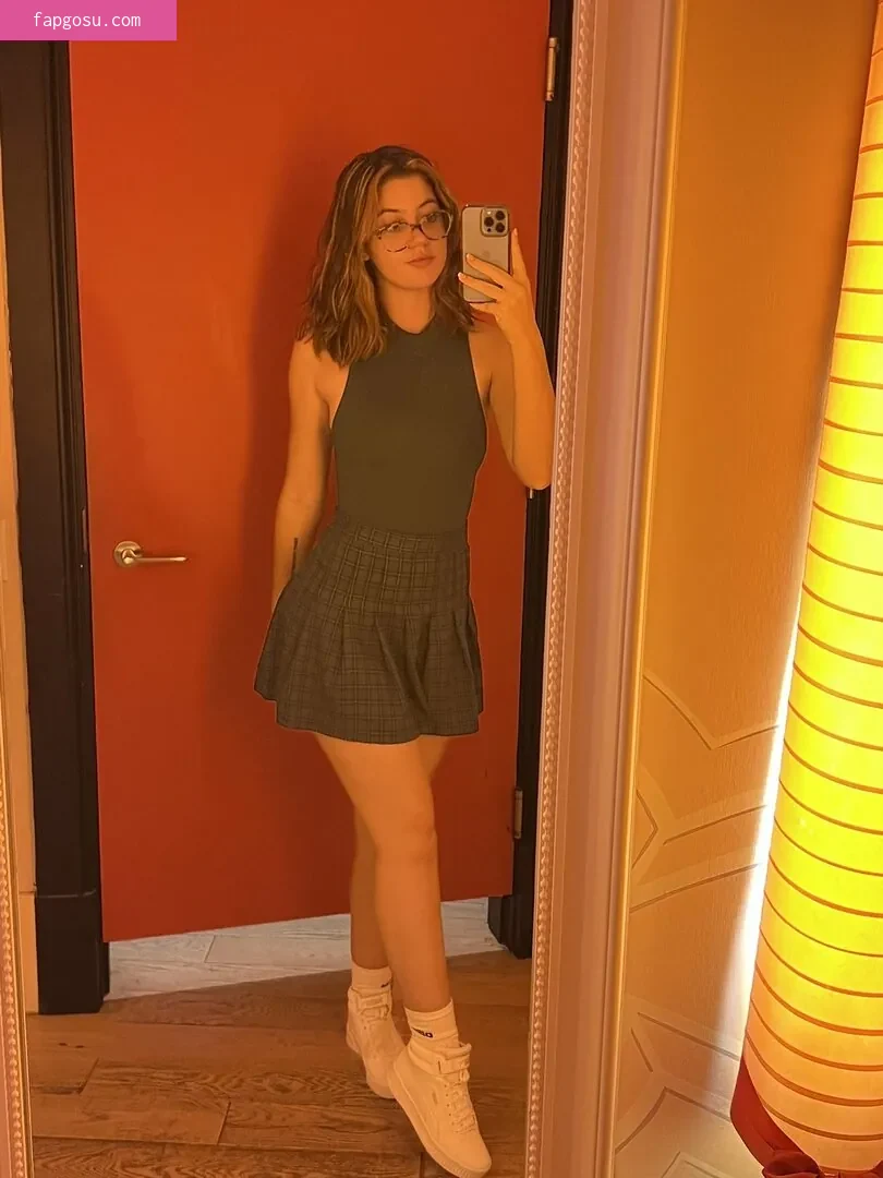 Ellie Nova
