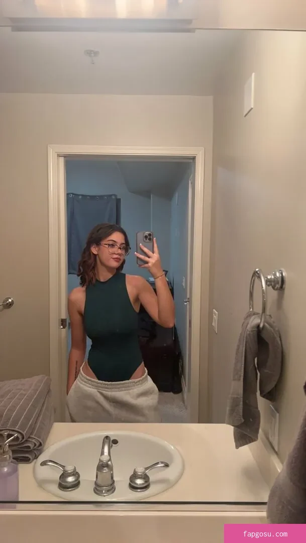 Ellie Nova