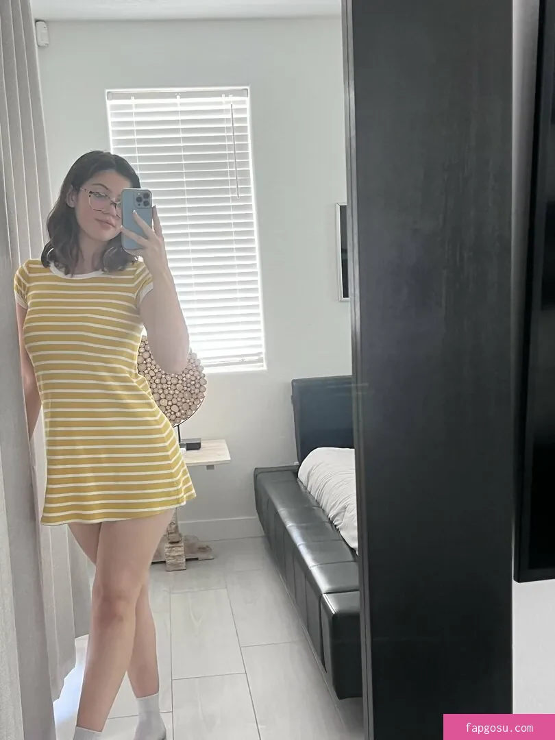 Ellie Nova