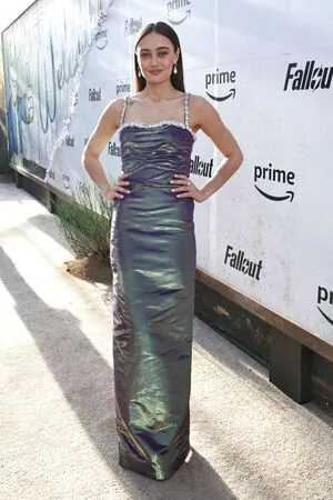 Ella Purnell
