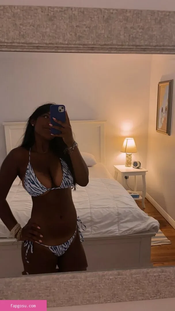 Emily_santtt