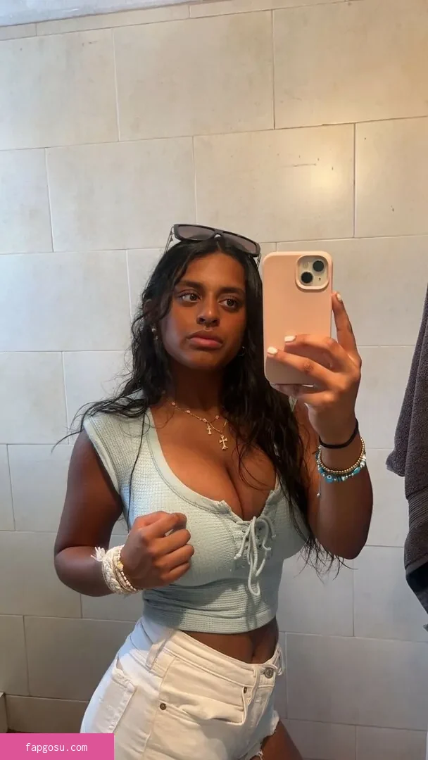 Emily_santtt