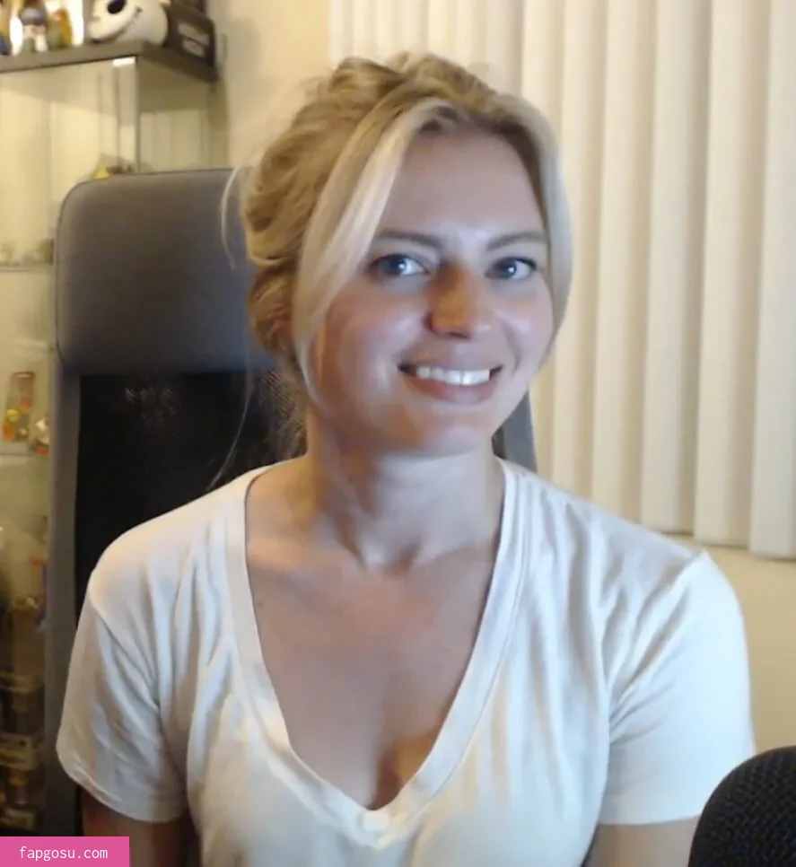 Elyse Willems