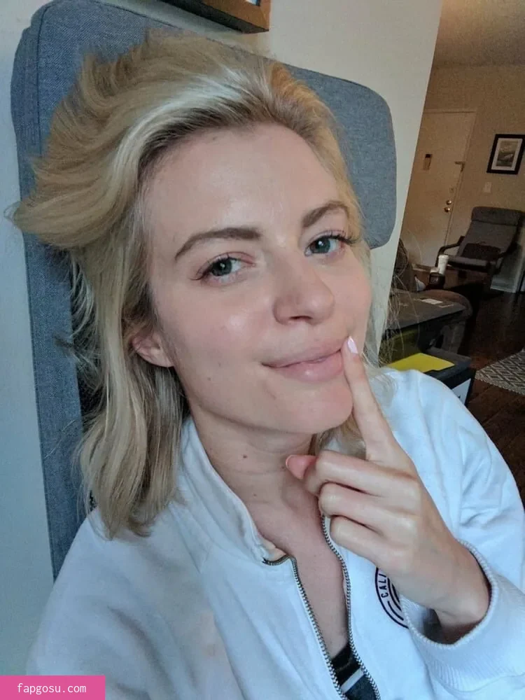 Elyse Willems