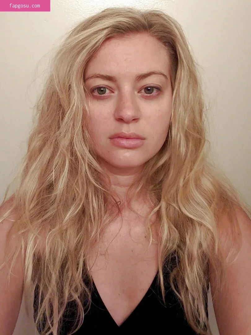 Elyse Willems