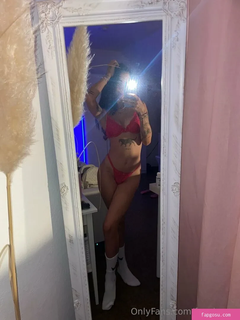 Foxylanaa