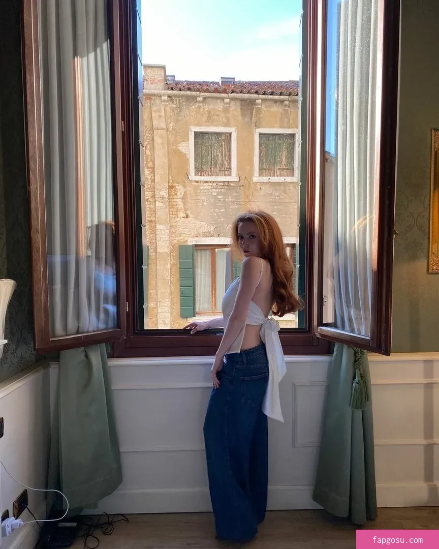 Francesca Capaldi - Photo #405