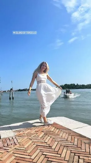 FootDocDana-  Dr. Dana Brems content