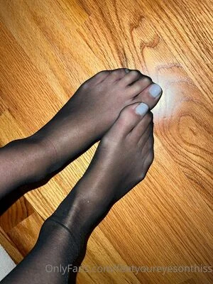 feetyoureyesonthiss content