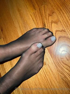 feetyoureyesonthiss content