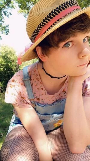 Femboy Fishing content
