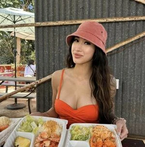 Feel.her.vibe content