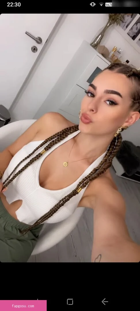 Fiona KJ