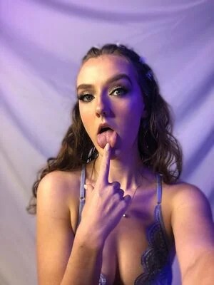 foxyopheliaa content