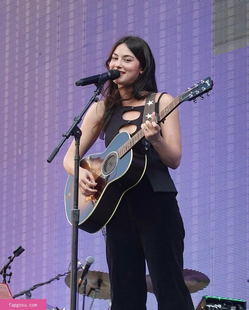 Gracie Abrams