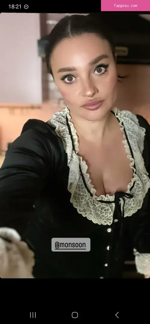 Gizzi Erskine - Photo #114