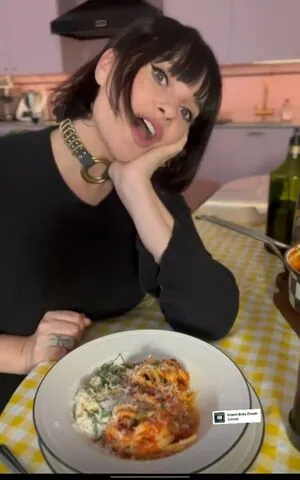 Gizzi Erskine