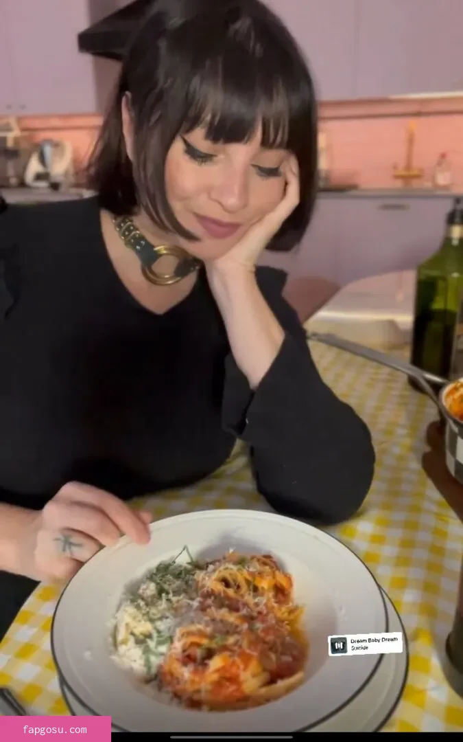 Gizzi Erskine - Photo #122