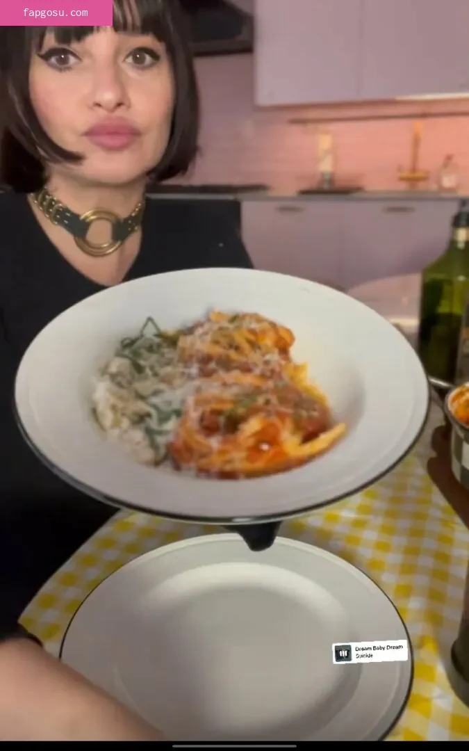 Gizzi Erskine - Photo #124