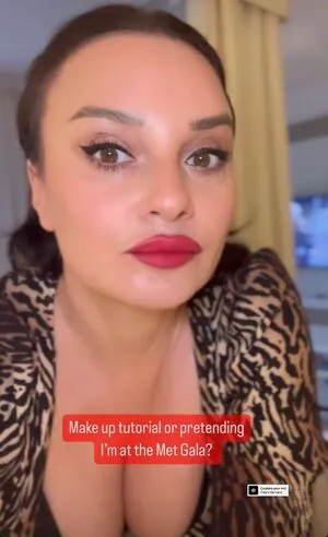 Gizzi Erskine