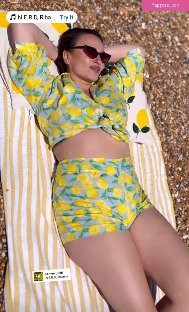 Gizzi Erskine - Photo #190