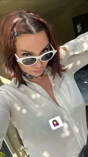 Gizzi Erskine