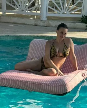 Gizzi Erskine