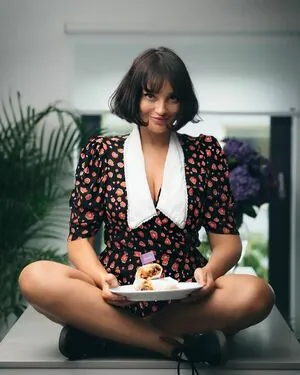 Gizzi Erskine