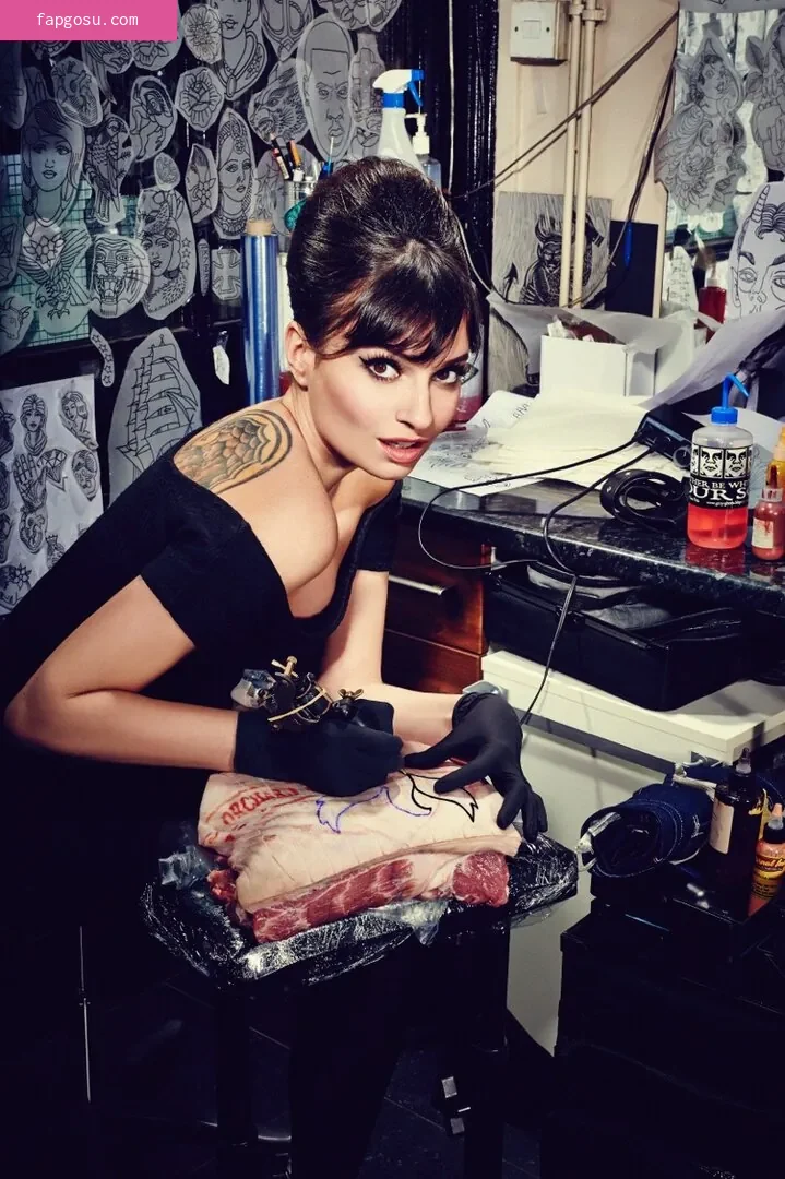 Gizzi Erskine - Photo #28