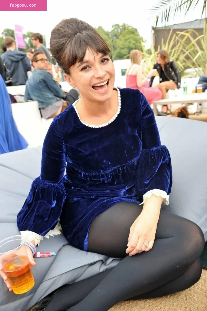 Gizzi Erskine - Photo #34