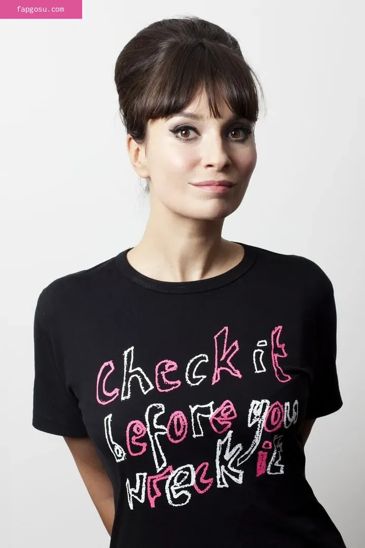 Gizzi Erskine - Photo #35