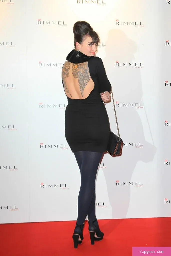 Gizzi Erskine - Photo #39