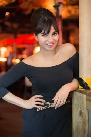 Gizzi Erskine