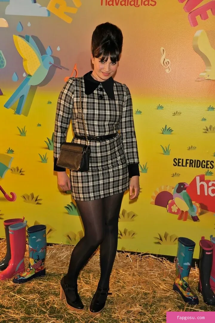 Gizzi Erskine - Photo #51