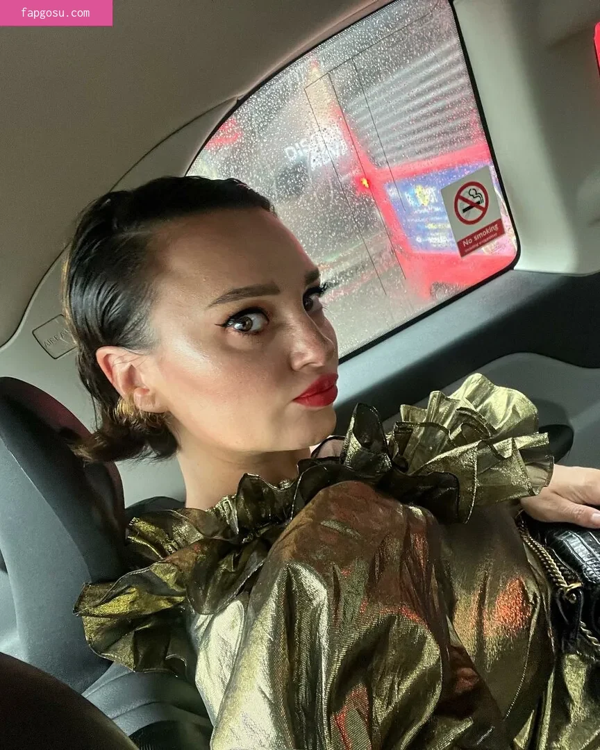 Gizzi Erskine - Photo #80