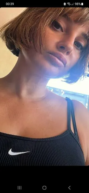 Gizzi Erskine
