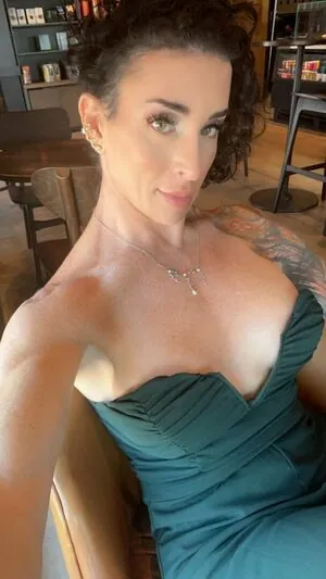 Gabbi Tuft content