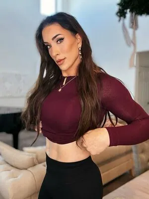Gabbi Tuft content