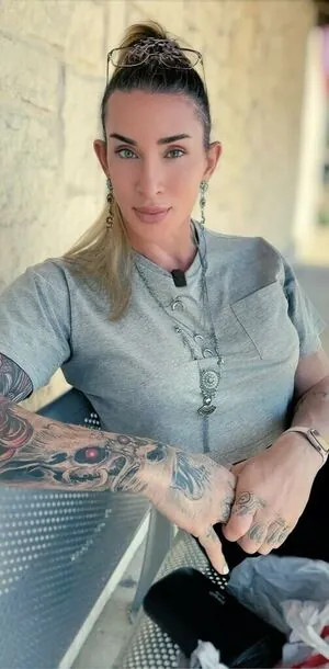Gabbi Tuft content