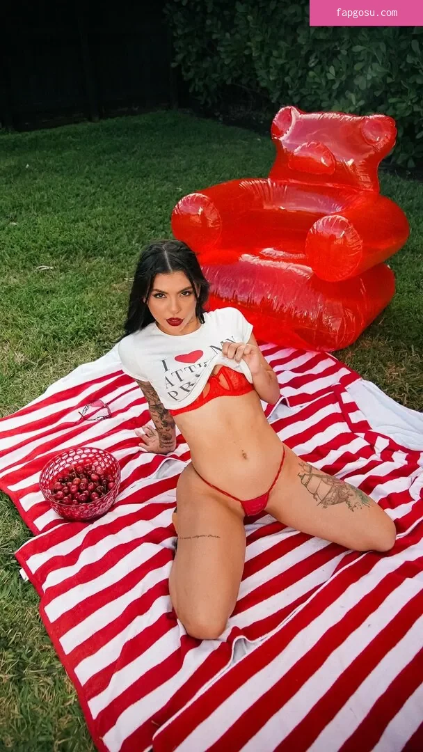 Gina Valentina