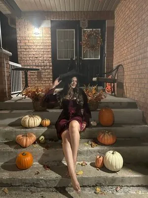 Hixra ASMR content
