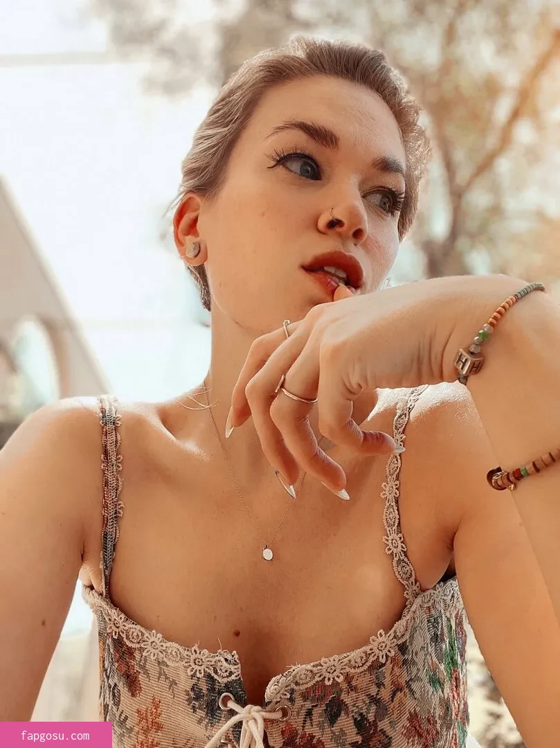 Hollie Bennett