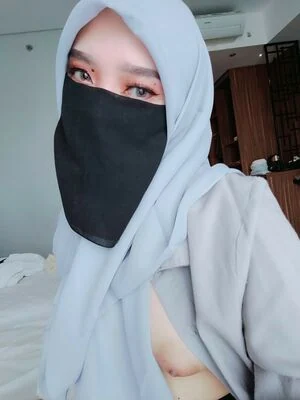 Hijab Camilla content