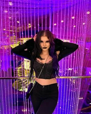 heyitzviolet content