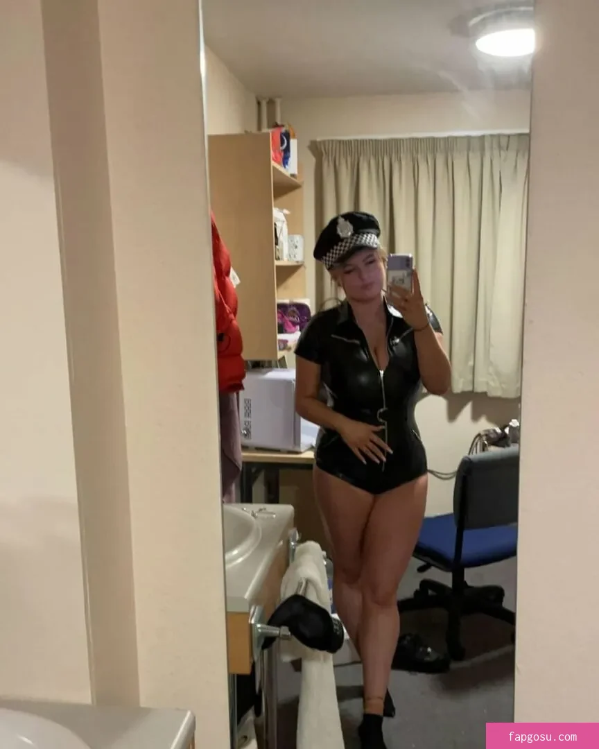 Holly Evans