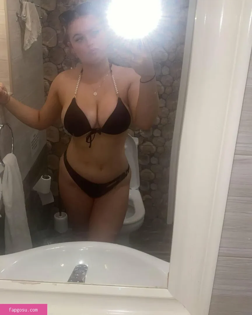 Holly Evans