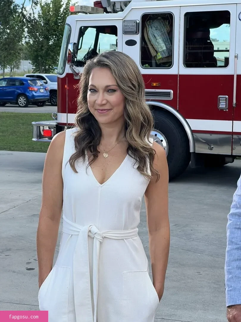 Hot News Weather Babes